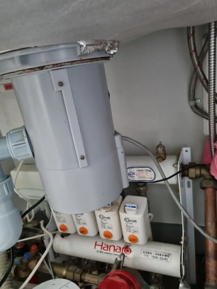 싱크대 배수구통 교체 - 악취와 막힘 해결하는 방법